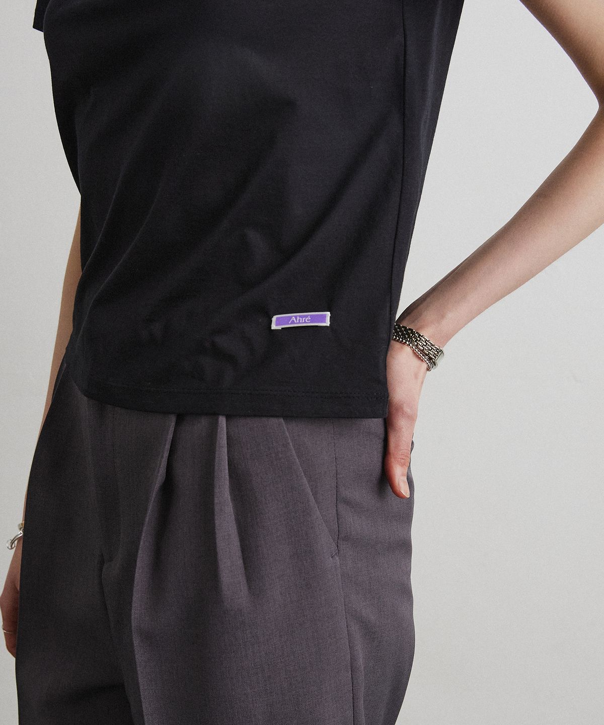 아흐레(AHRE) SILKED COTTON T-SHIRT_BLACK