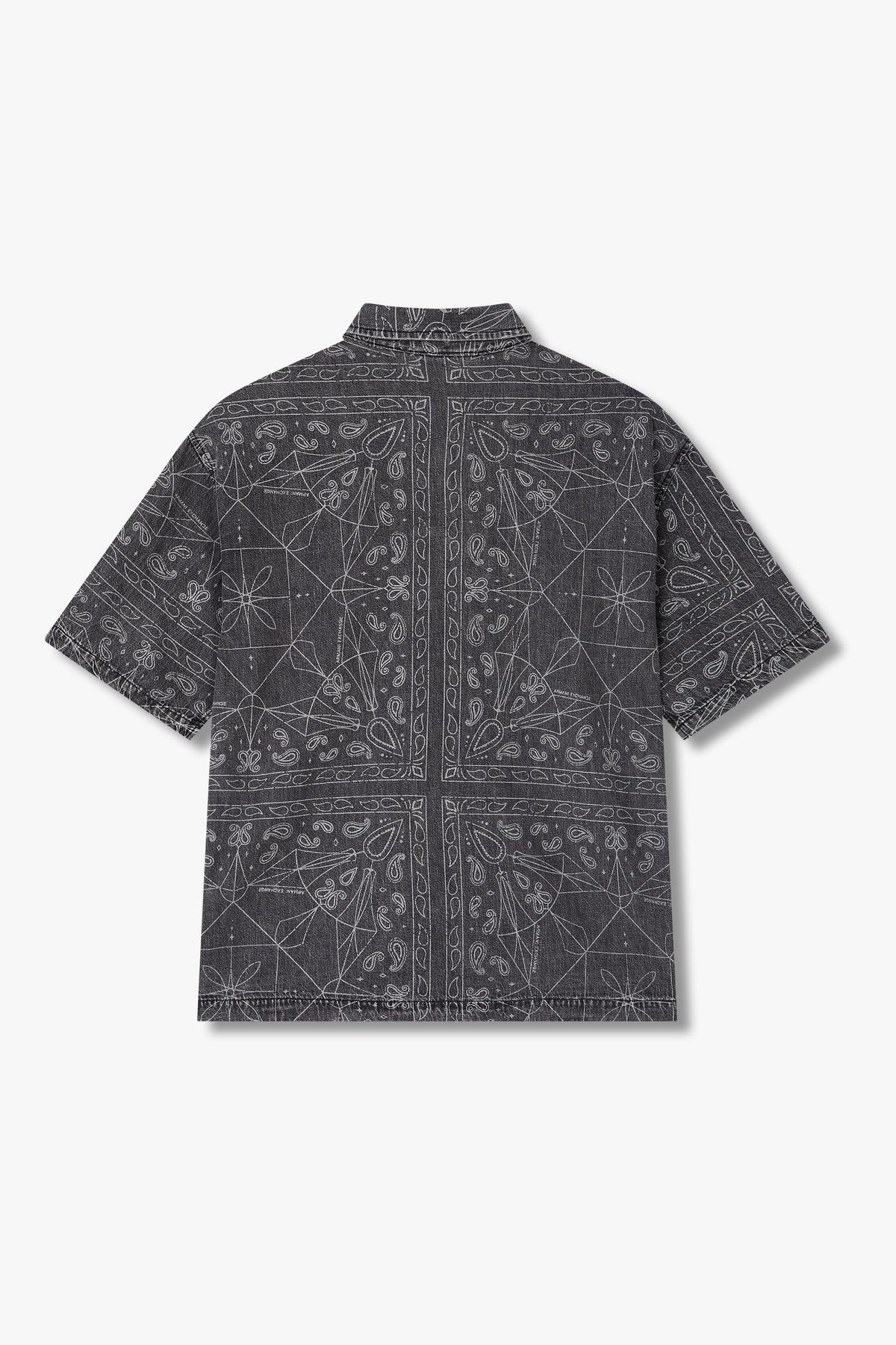 아르마니 익스체인지(ARMANI EXCHANGE) 남성 페이즐리 프린트 데님 셔츠_블랙 A415120012