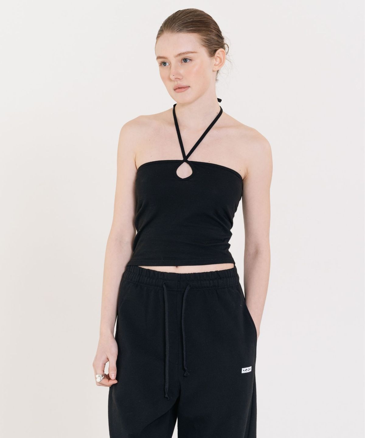 인지액티브(INJIACTIVE) Cotton Strap Top 블랙