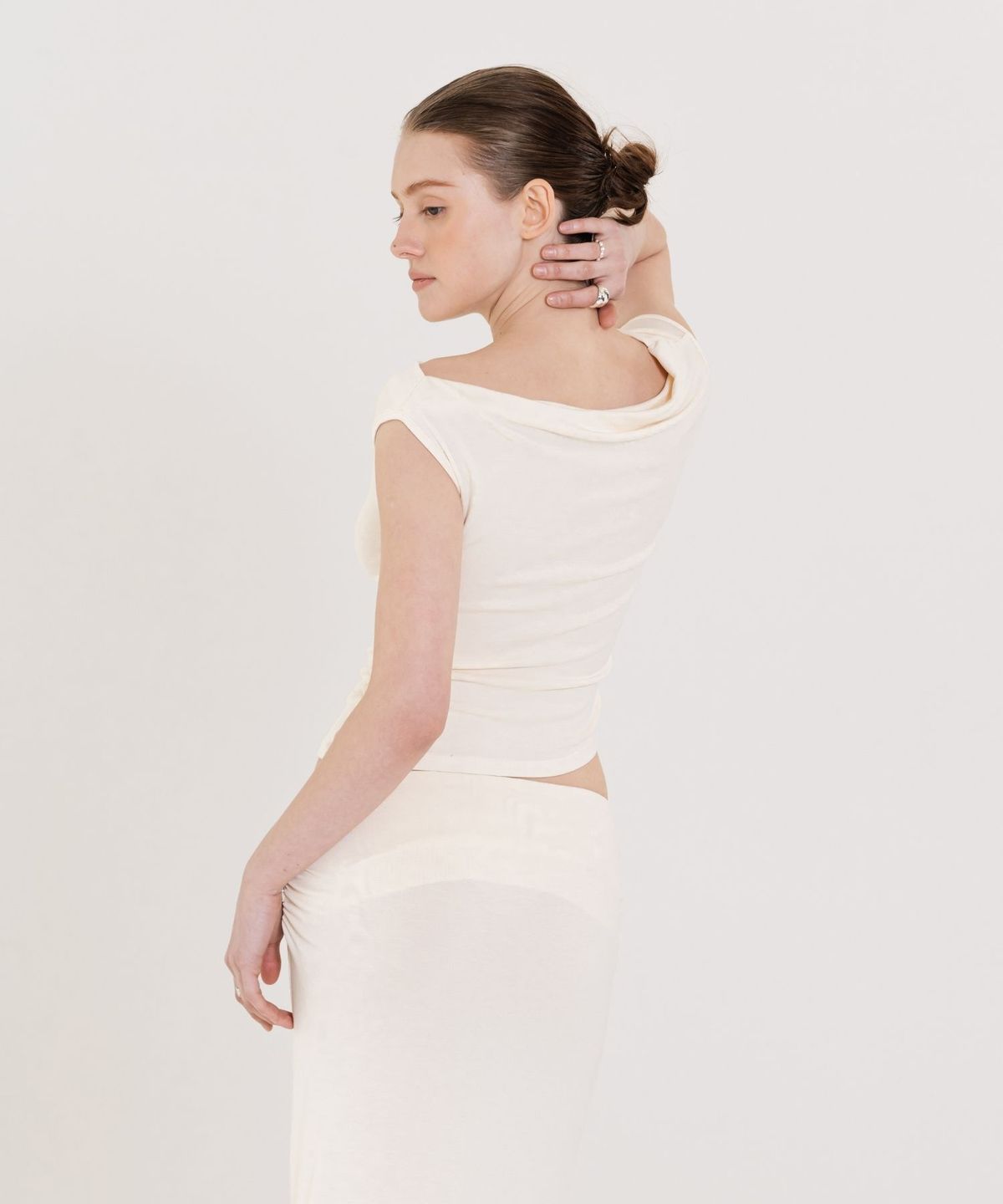 인지액티브(INJIACTIVE) Drape Boat Neck T-Shirt 크림베이지
