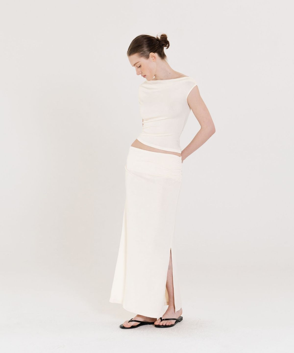 인지액티브(INJIACTIVE) Drape Slit Skirt 크림베이지