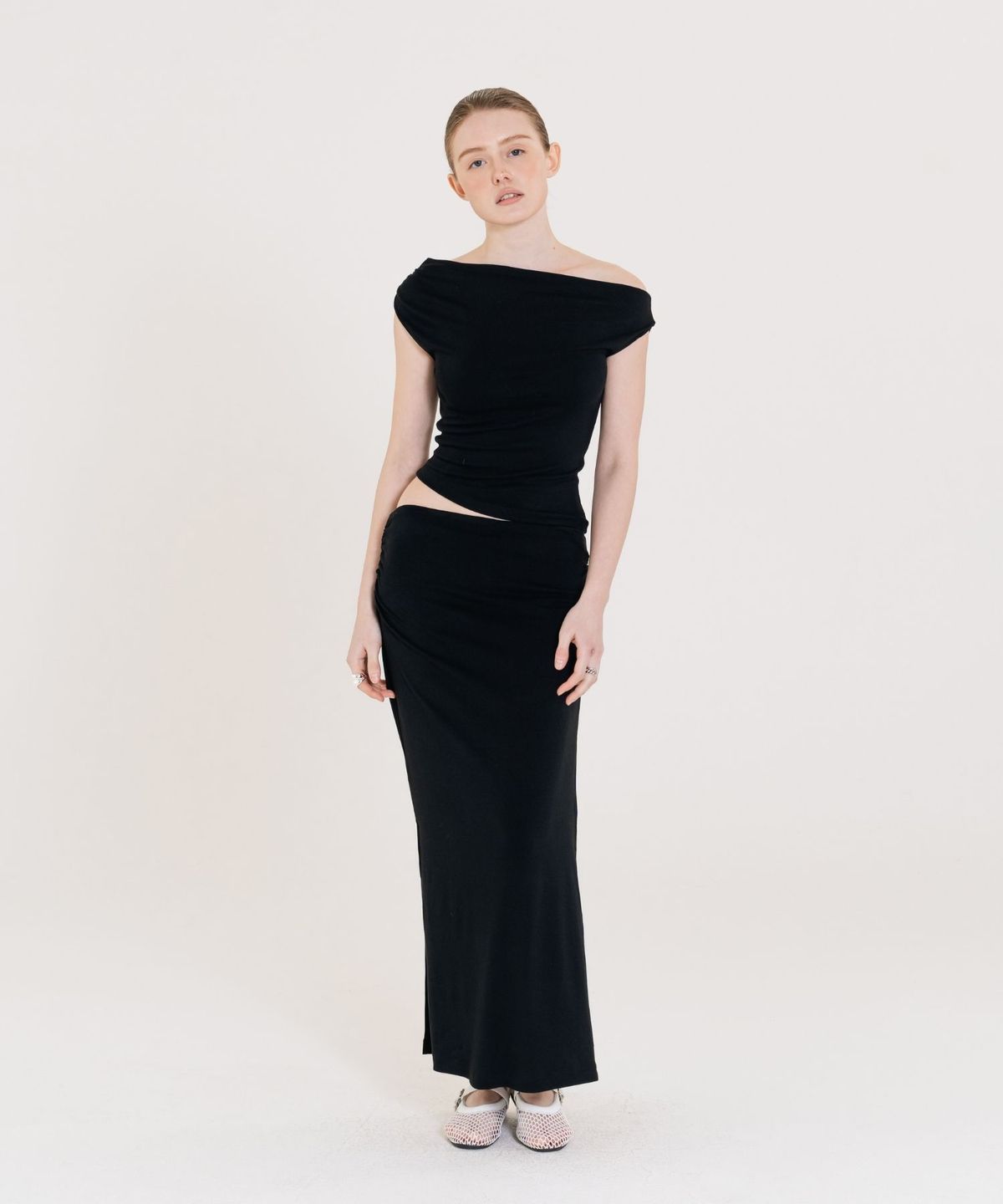 인지액티브(INJIACTIVE) Drape Slit Skirt 블랙