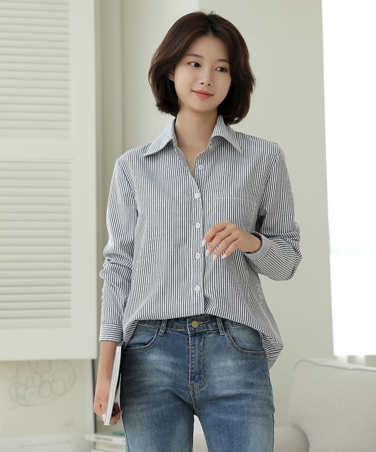 빼빼(BBAEBBAE) 포켓 모던 세로 스트라이프 긴팔 셔츠 남방