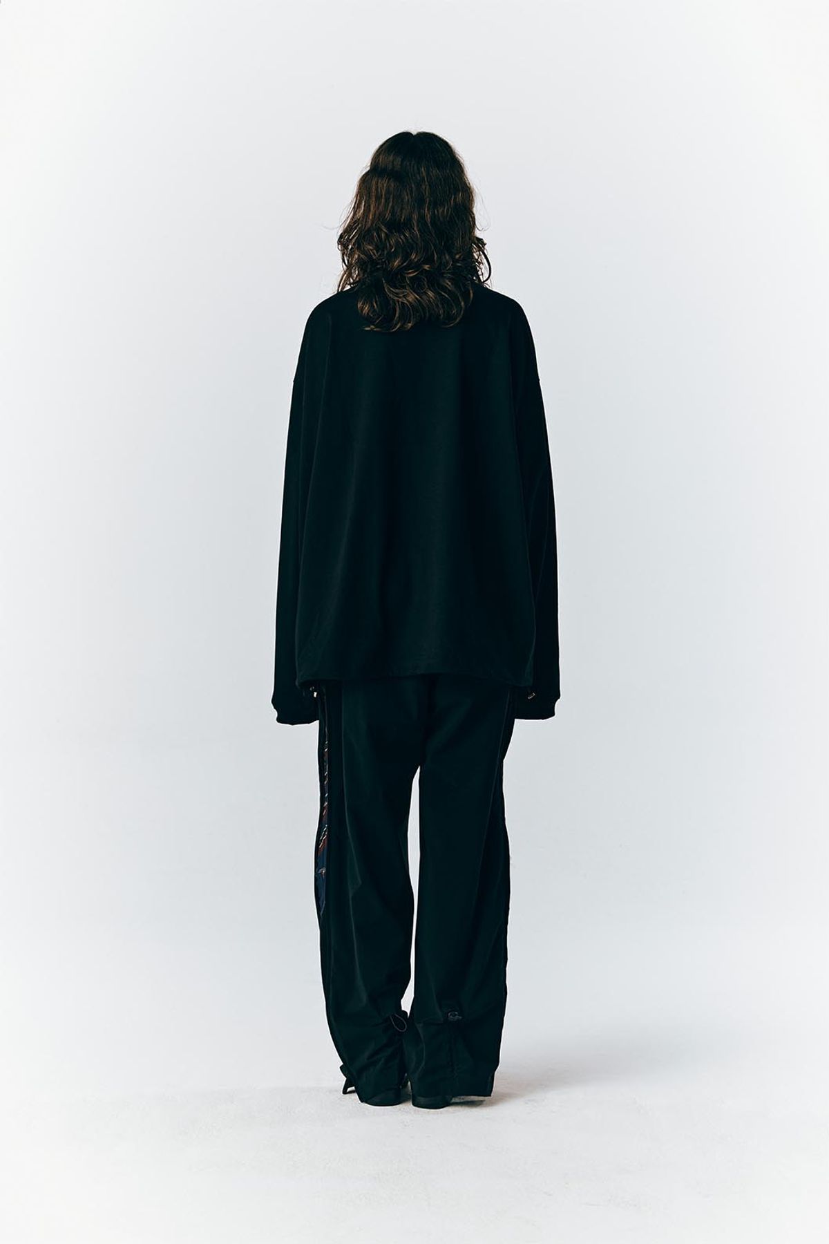 오디너리피플(ORDINARY PEOPLE) RE : SHIRT 08 - Tie - UP Trackers Track Pants (BLACK)