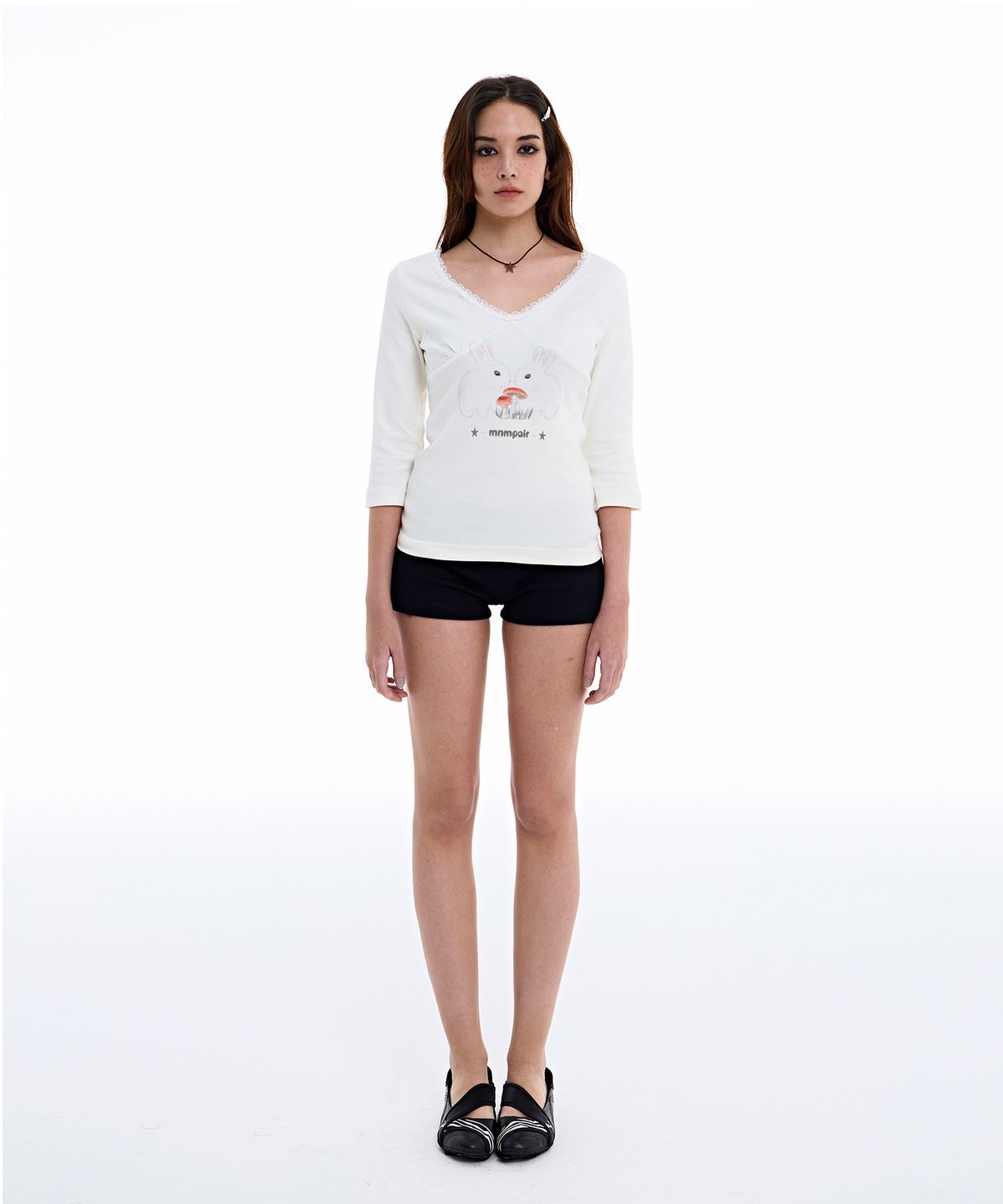 미니멀페어(MINIMALPAIR) Rabbit Lace V-Neck Tee White
