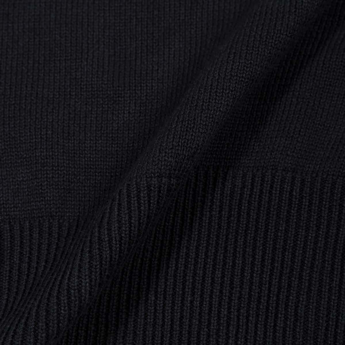 모아(MOAA) Ripple Knit Cami (BLACK)