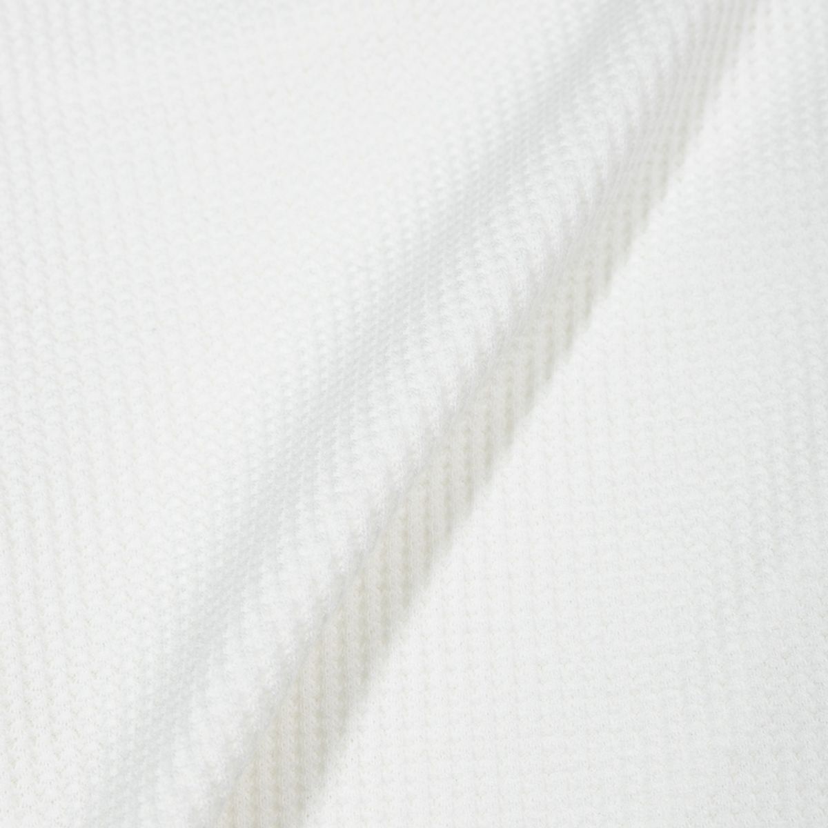모아(MOAA) Curve Snap Henley Tee (White)