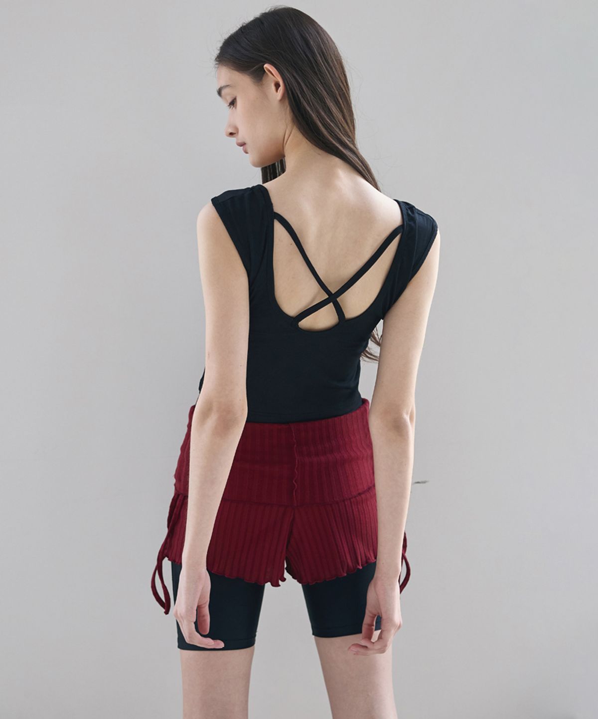 데비웨어(DEVIWEAR) 여성 요가복 DEVI-B0088-버건디 필라테스 비비아나 셔링 쇼츠