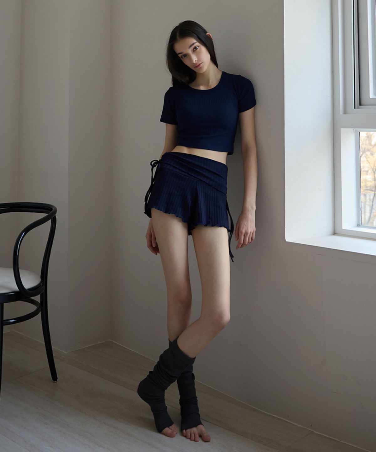 데비웨어(DEVIWEAR) 여성 요가복 DEVI-B0088-네이비 필라테스 비비아나 셔링 쇼츠