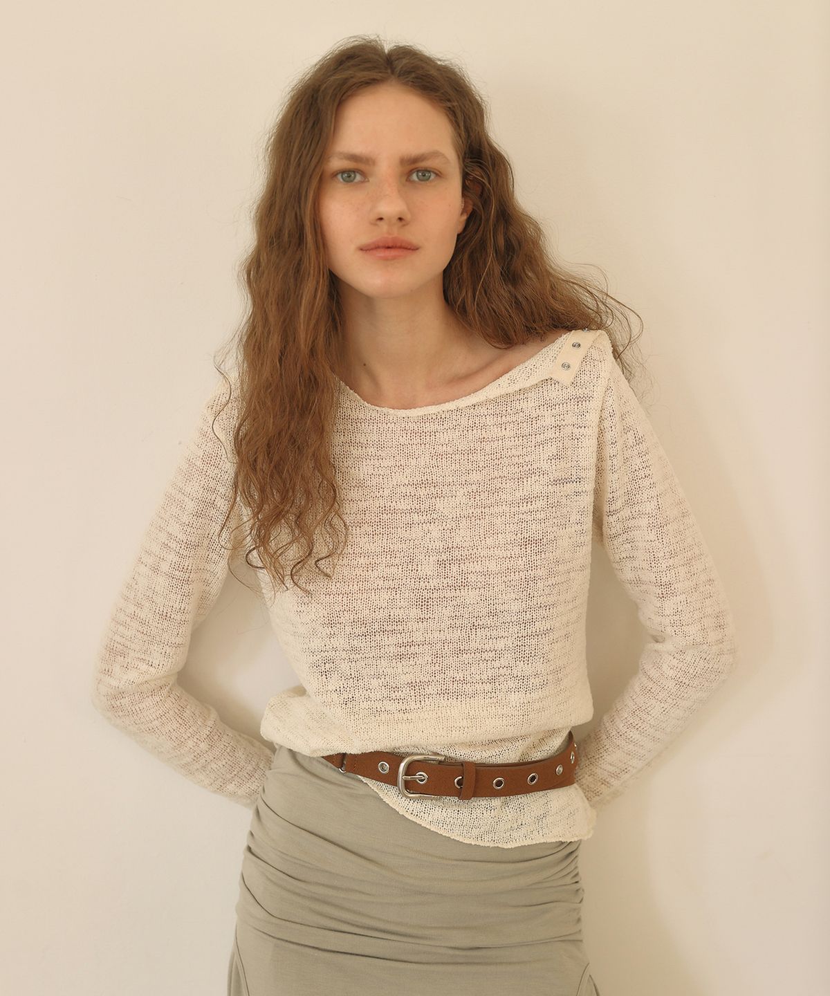 아우로(OURO) BOHEMIAN SNAP TOP [ CREAM ]