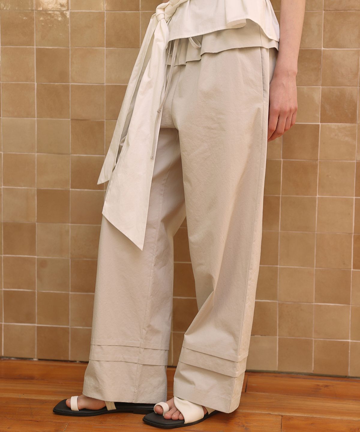 아우로(OURO) COTTON FRILL PANTS [ GRAY ]