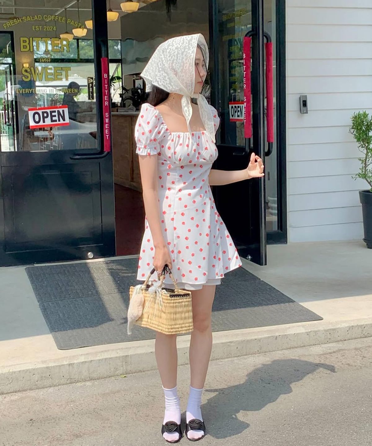 유희(YOUHEE) FLOWER PATTERN PUFF DRESS WHITE