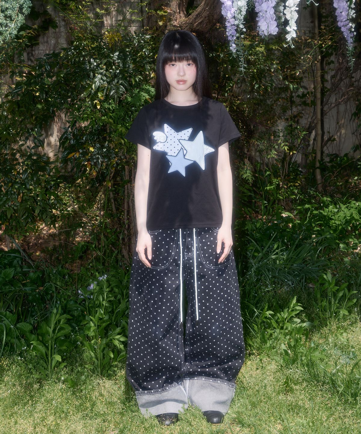 팬시클럽(FANCY CLUB) 믹스 스타 엔젤 패치 티 (BLACK) F25QB117
