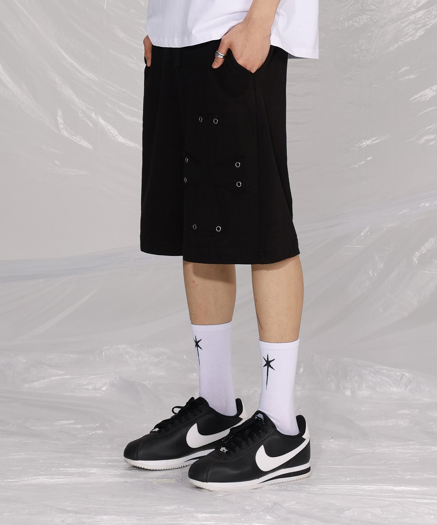 [SAINTPAIN]★25SS★CROSS APPLIQUE SWEAT SHORTS★関税込 MUSINSA公式 | SAINTPAIN SP Cross Applique Sweatshorts Black