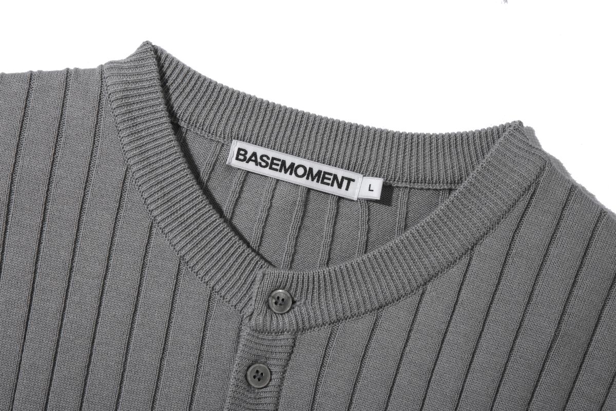 베이스모먼트(BASEMOMENT) 리브드 골지 헨리넥 니트 쿨 그레이