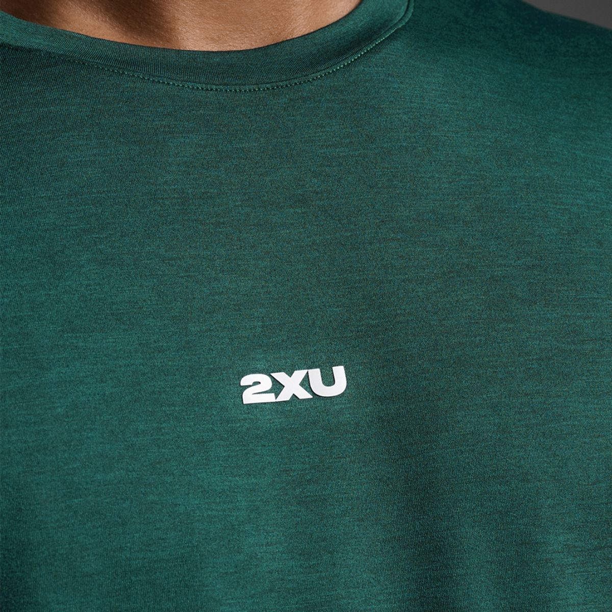 투타임즈유(2XU) (남성) 모션 소프트 저지 반팔티_MR7391ADKM-WHT