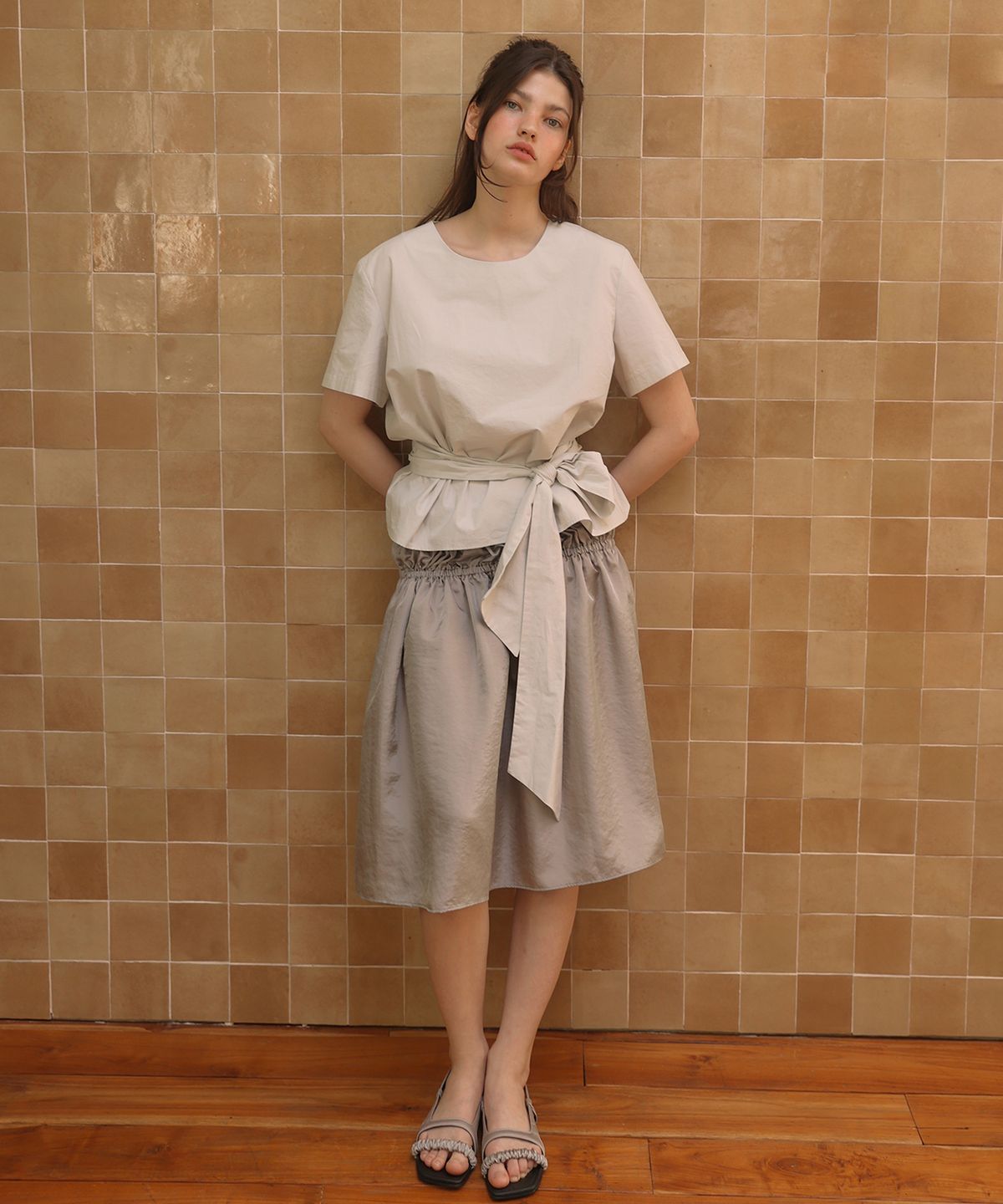 아우로(OURO) BANDING SHIRRING SKIRT [ SILVER ]