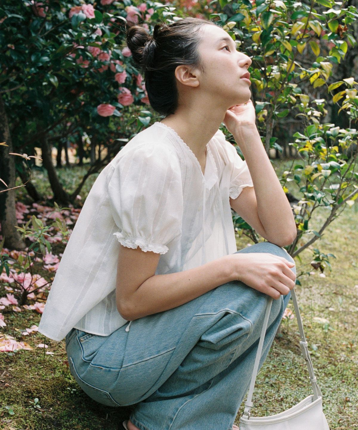 오스트카카(OSTKAKA) 핀턱 레이스 블라우스 아이보리