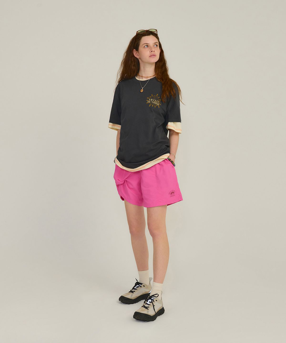 헬로 선라이즈(HELLO SUNRISE) HS Sunburst Icon Tee_Charcoal
