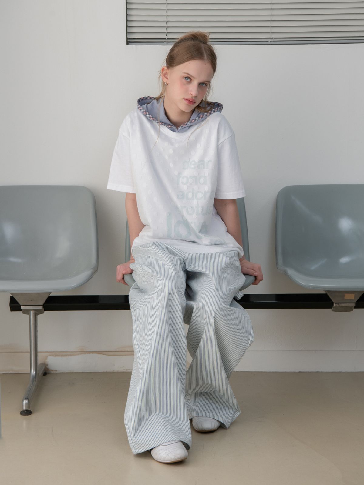 오피쉬(OAFISH) DOT LACE LETTERING T-SHIRT, WHITE