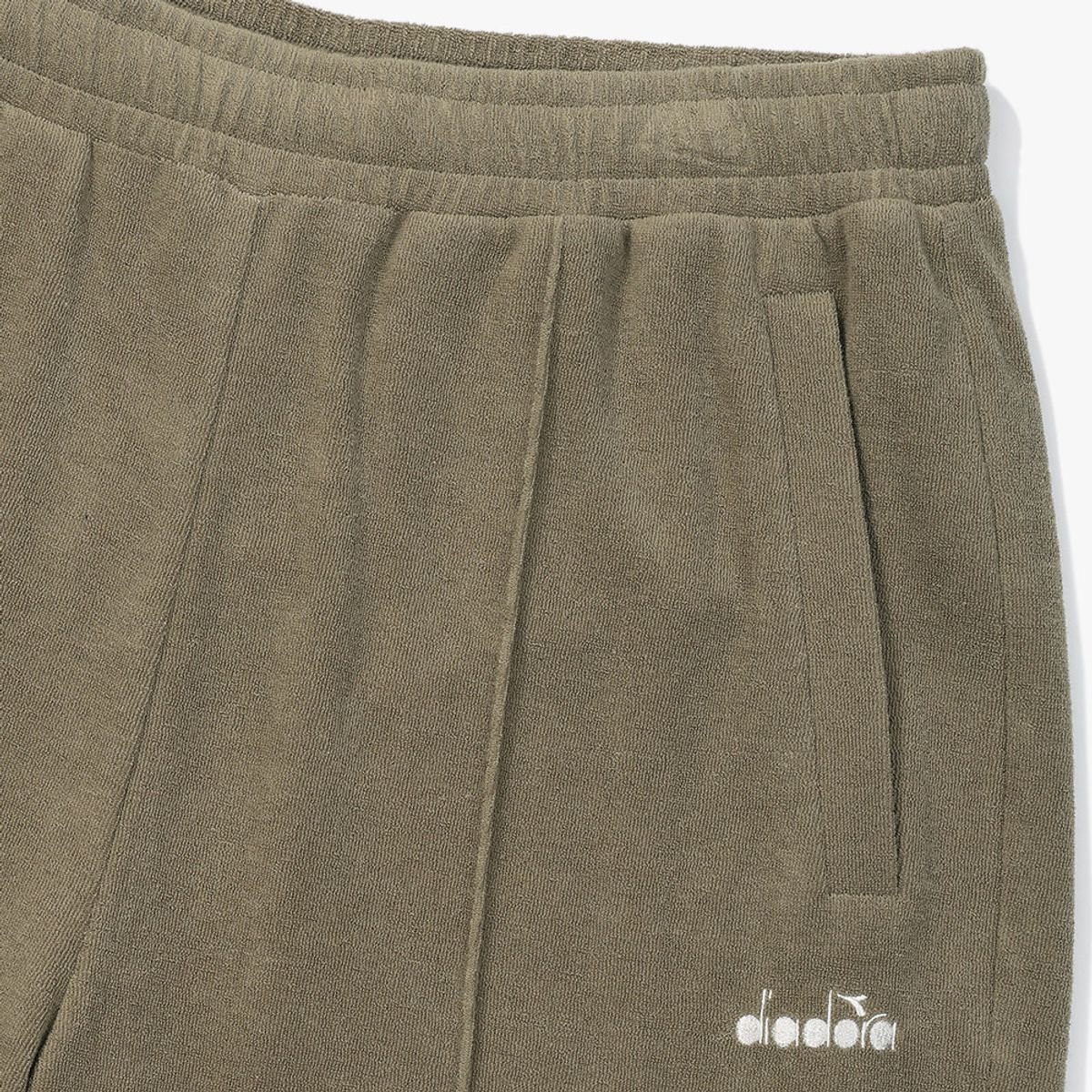 디아도라(diadora) 테리 4부 하프팬츠 KHAKI