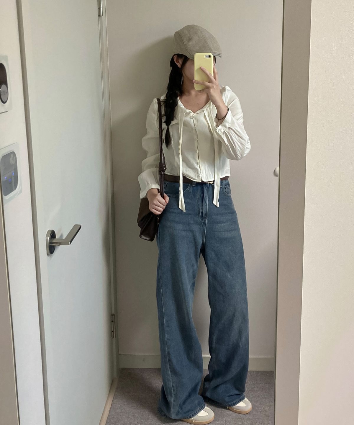 빼빼(BBAEBBAE) 데일리 빈티지 블루워싱 세미와이드 데님 팬츠