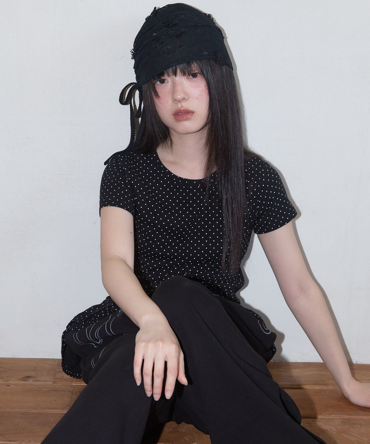 팬시클럽(FANCY CLUB) 프릴 레이어드 도트 티 (BLACK) F25QB128
