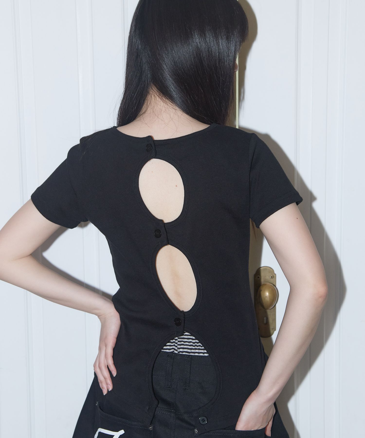 ★FANCYCLUB★BACK SLIT BUTTON TEE (BLACK)★正規品/直送料込 MUSINSA公式 | FANCY CLUB Back Slit Button Tee (BLACK) F25QB126