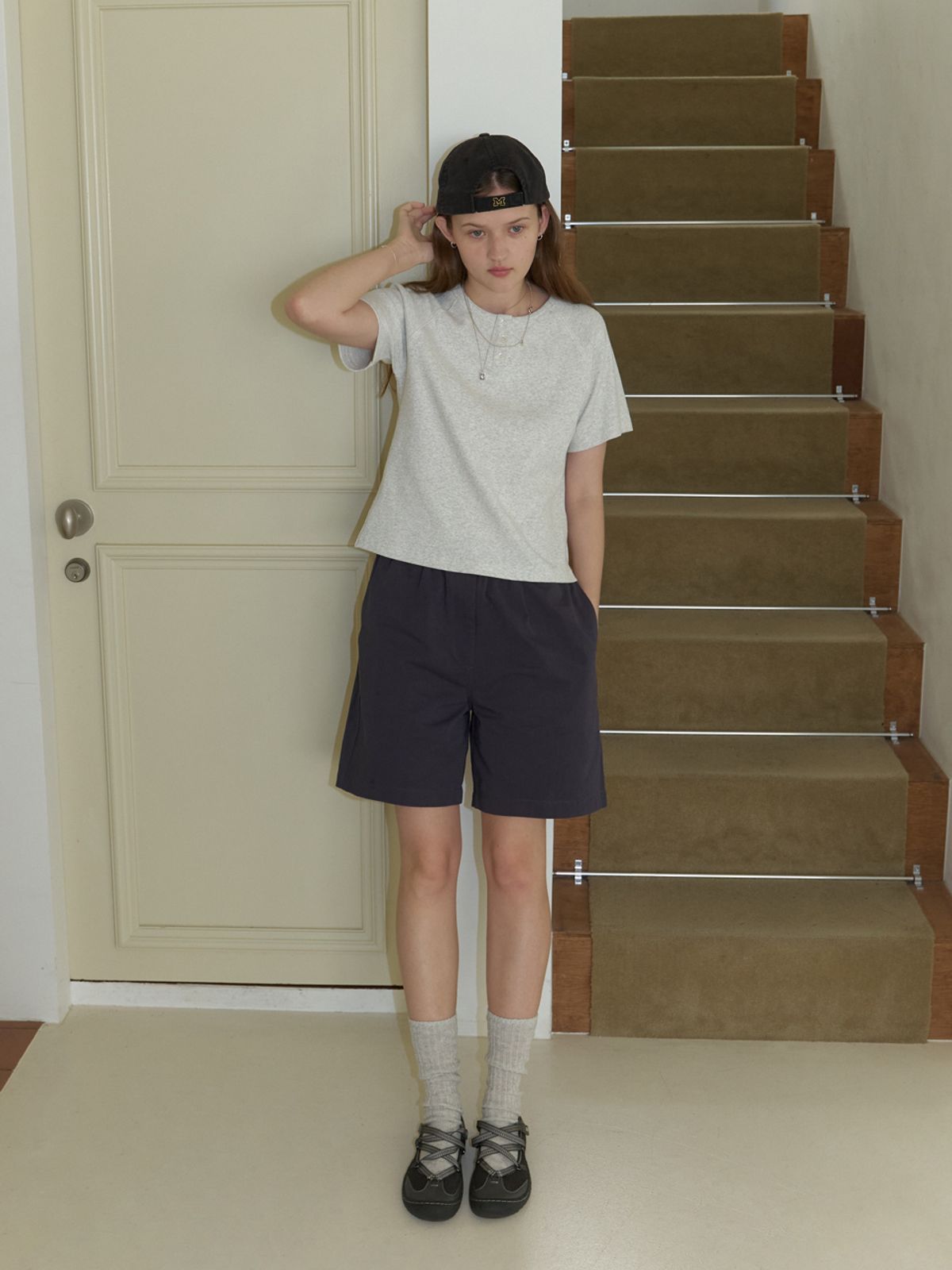 더미튼(THEMITTEN) [10th] Button half t-shirt (melange gray)