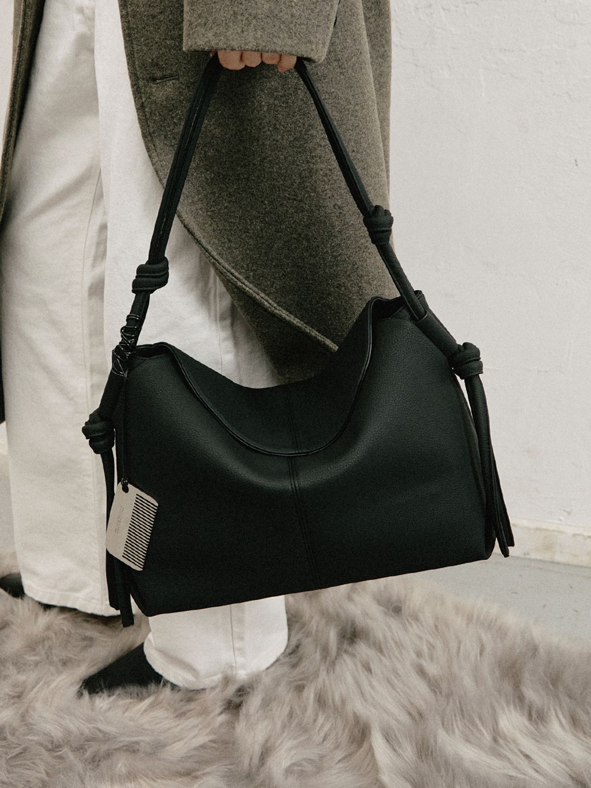 모어모르(MOREMORR) nodi bag 호보백 black