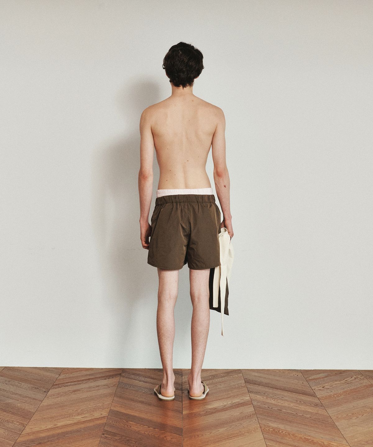 호이테(HEUTE) HET SUNSHINE LOGO SWIM SHORTS (BROWN)