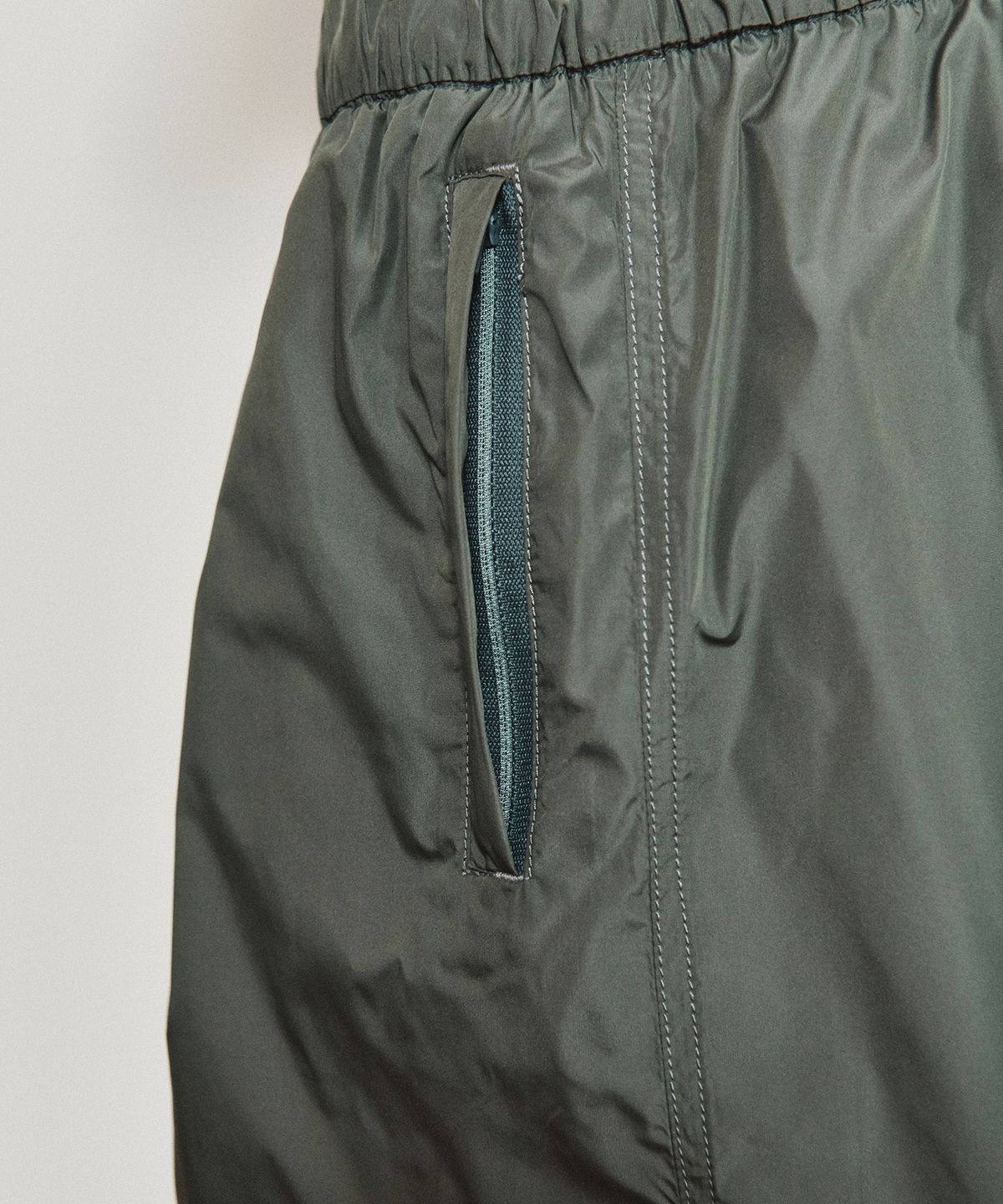 호이테(HEUTE) HET SUNSHINE LOGO SWIM SHORTS (KHAKI)