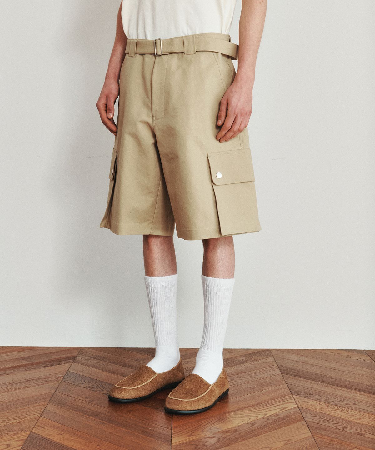 호이테(HEUTE) BELTED COTTON CARGO SHORTS (BEIGE)