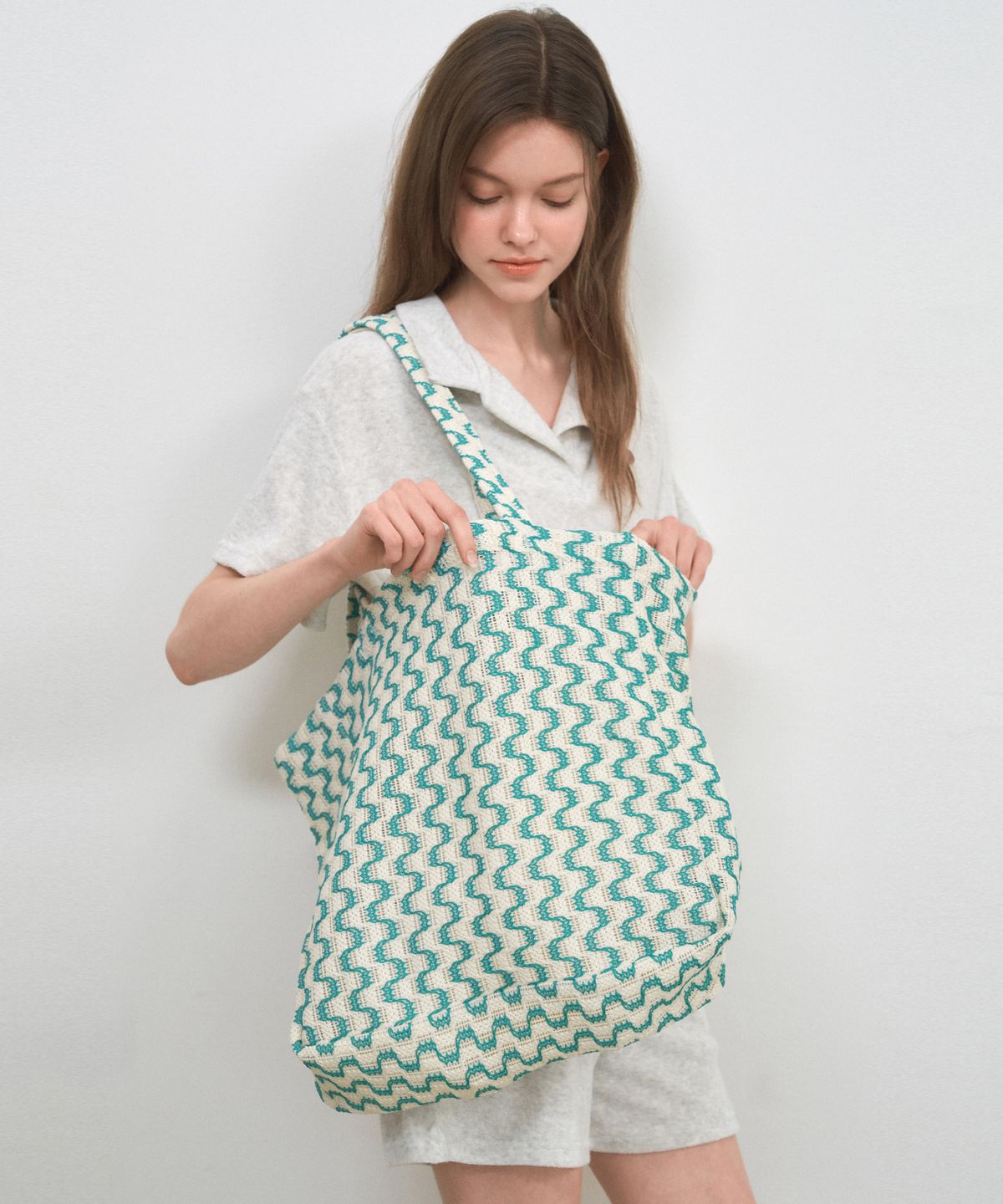웬즈데이오아시스 포 우먼(WEDNESDAYOASISFORWOMEN) 에스닉 웨이브 네트 에코백_2COLOR(W25-ACC04)