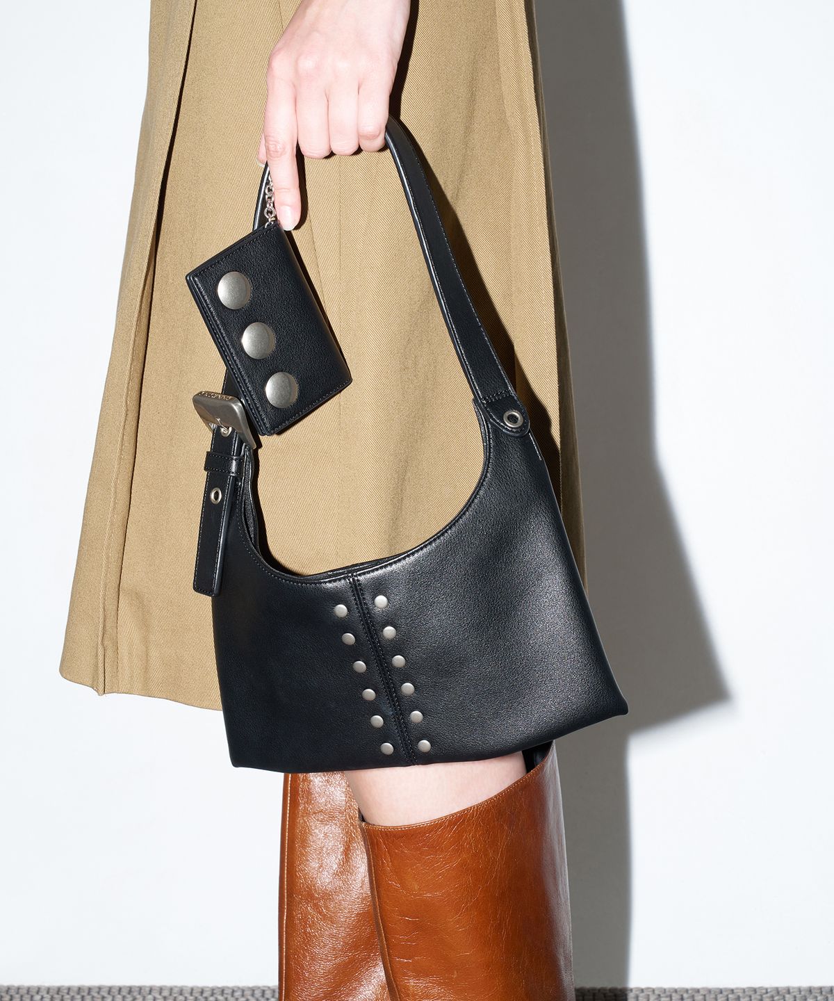코이무이(KOIMOOI) City Flat Shoulder Bag (Black)