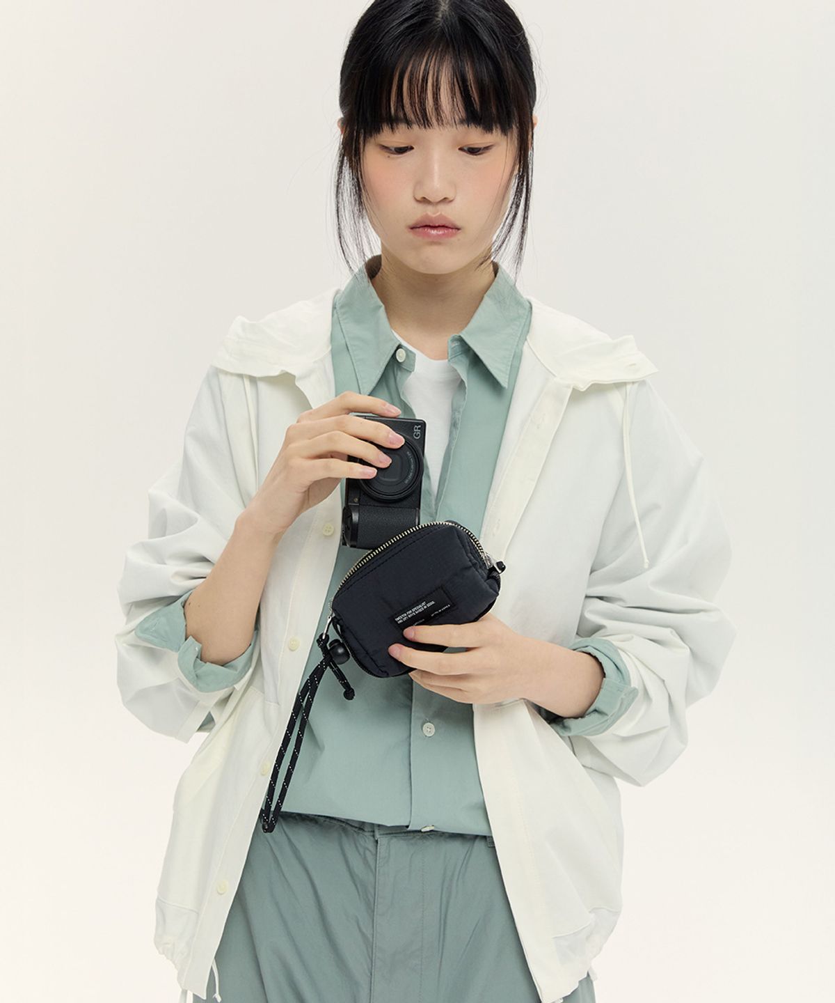 스위치(SWEETCH) CAMERA POUCH 001 Dawn Black