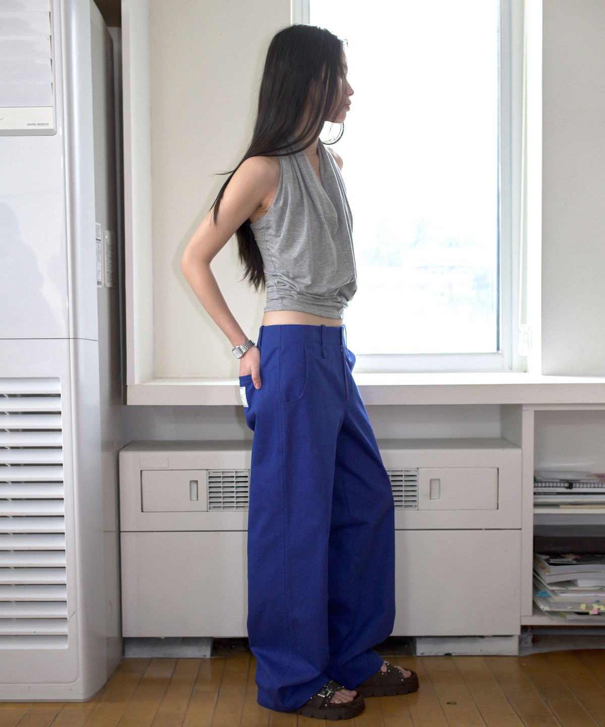 오버듀플레어(OVERDUEFLAIR) DRAPED HALTER TOP_MELANGE GREY