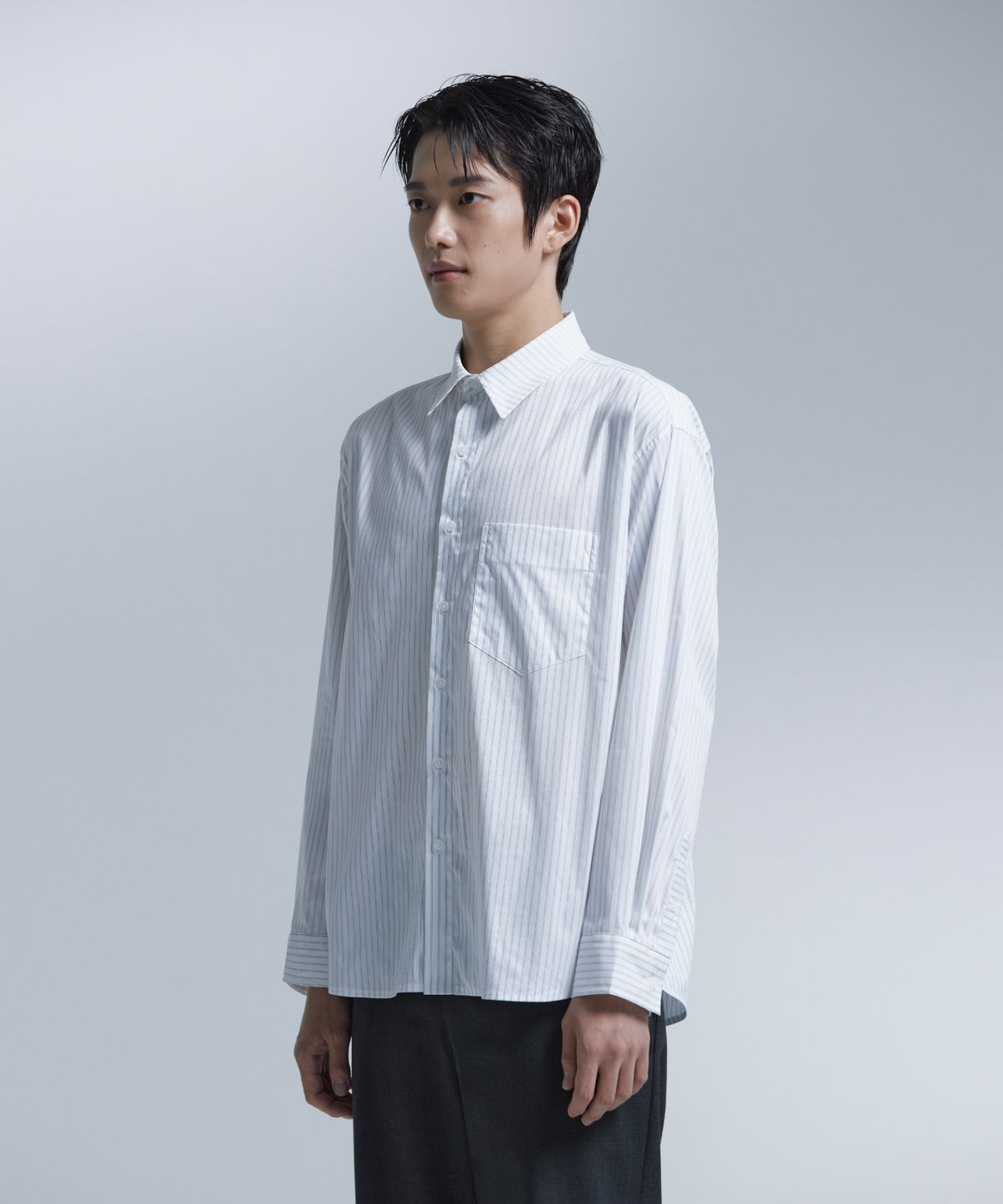 넌블랭크(NONBLANK) 더블 핀 스트라이프 셔츠_BLACK STRIPE