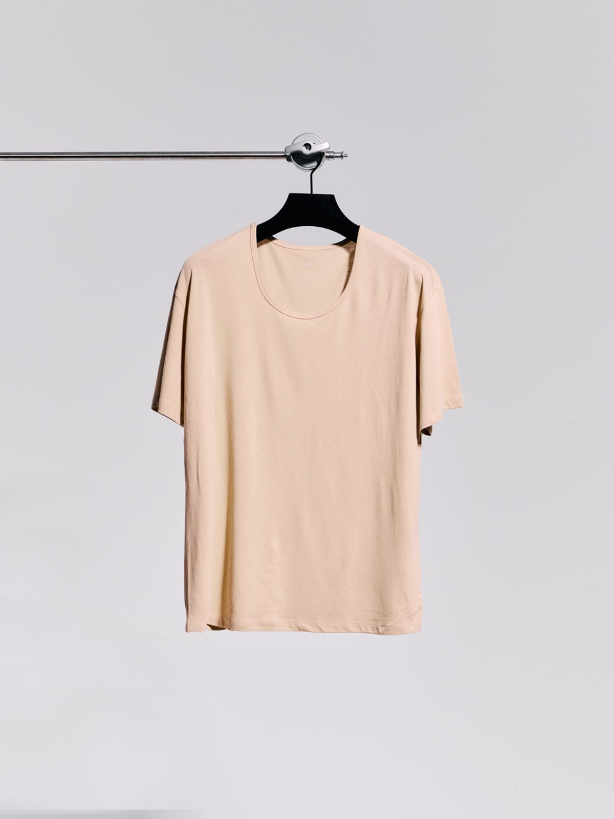 고저(GOZER) UNDER HALF T-SHIRT_LIGHT BEIGE