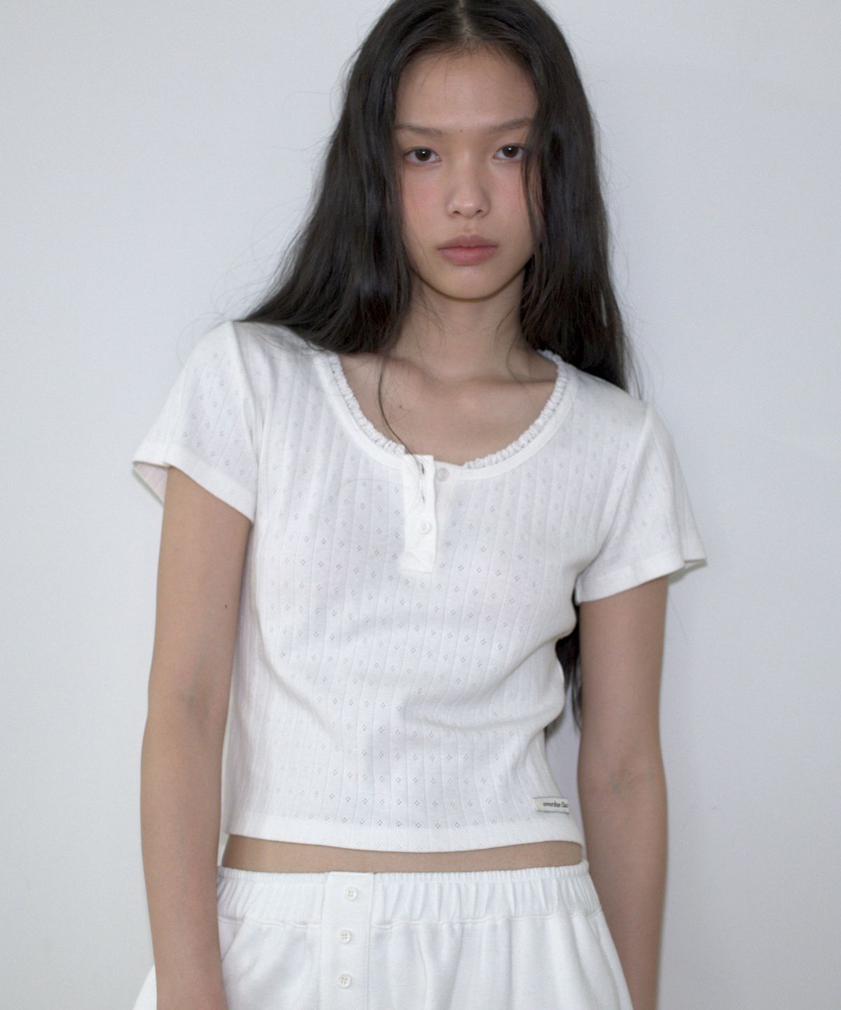오버듀플레어(OVERDUEFLAIR) BUTTON EYELET T-SHIRT_IVORY