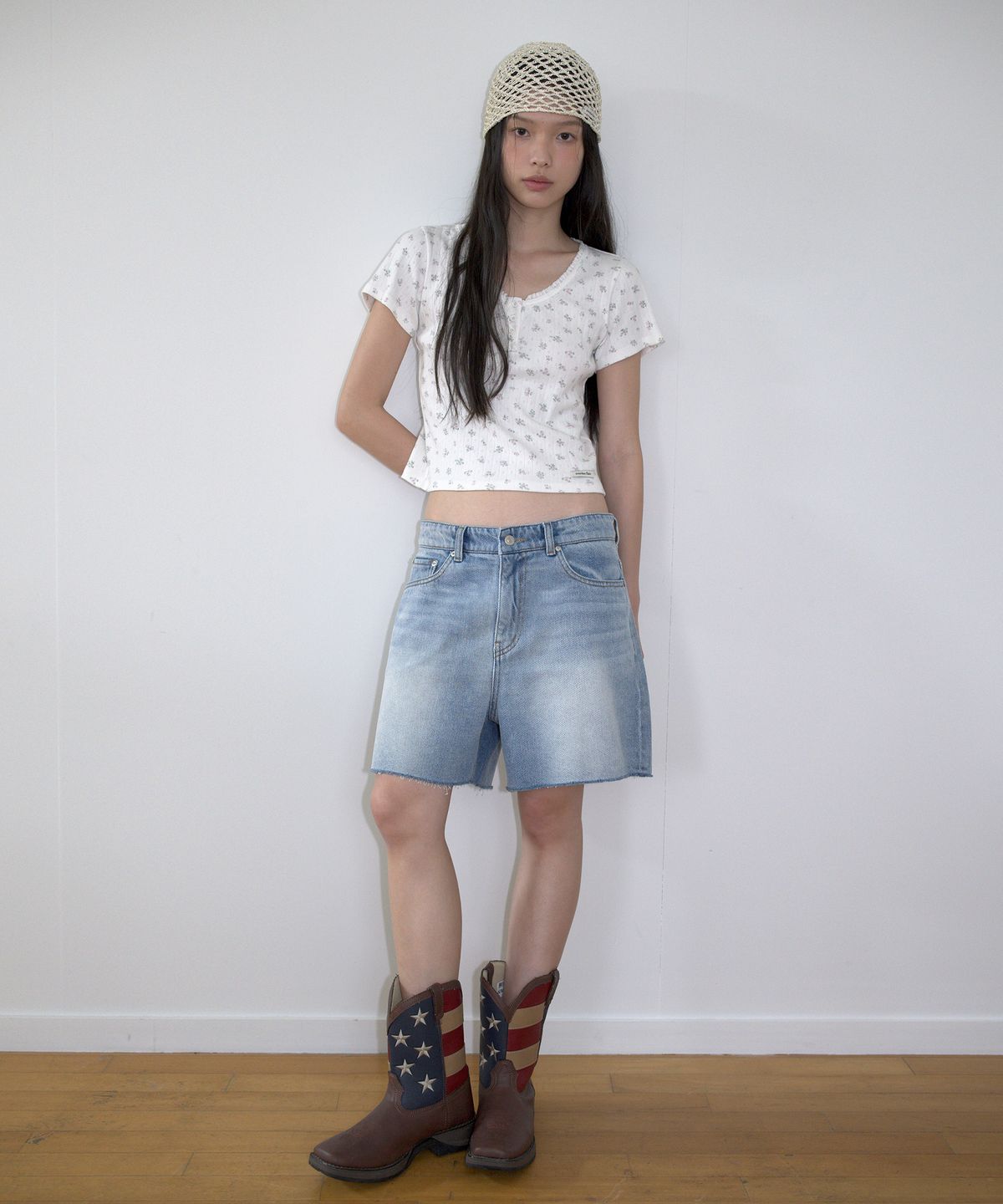 오버듀플레어(OVERDUEFLAIR) BUTTON EYELET T-SHIRT_FLORAL