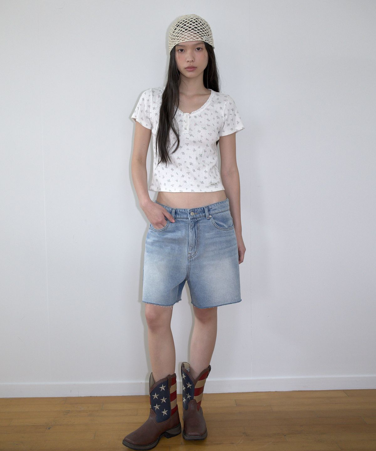 오버듀플레어(OVERDUEFLAIR) BUTTON EYELET T-SHIRT_FLORAL