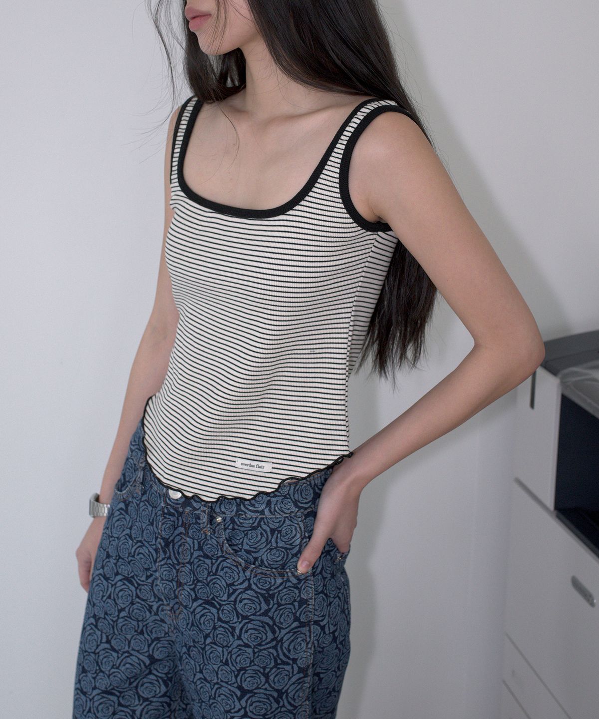 오버듀플레어(OVERDUEFLAIR) RIBBED SQUARE NECK SLEEVELESS_STRIPE