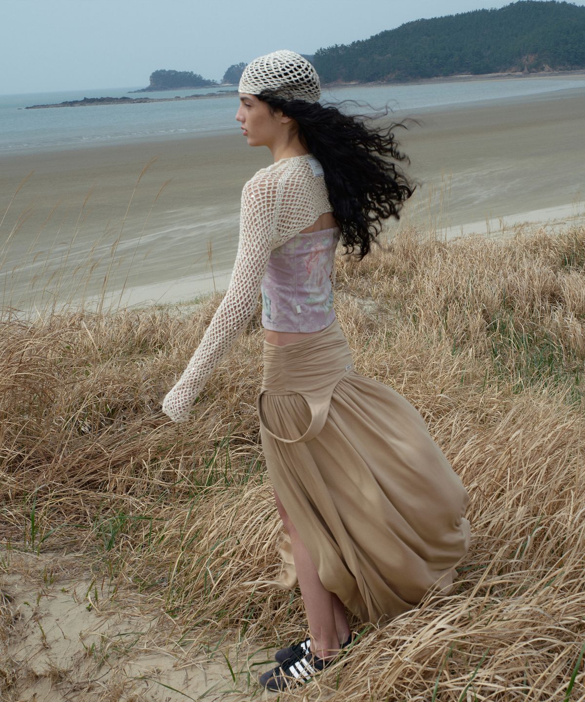 오버듀플레어(OVERDUEFLAIR) DRAPED TURN OVER SKIRT_BEIGE