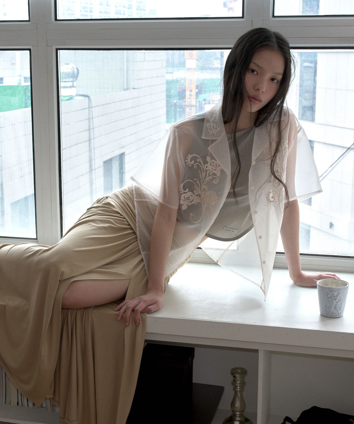 오버듀플레어(OVERDUEFLAIR) EMBROIDERY ORGANZA SHIRT_CREAM