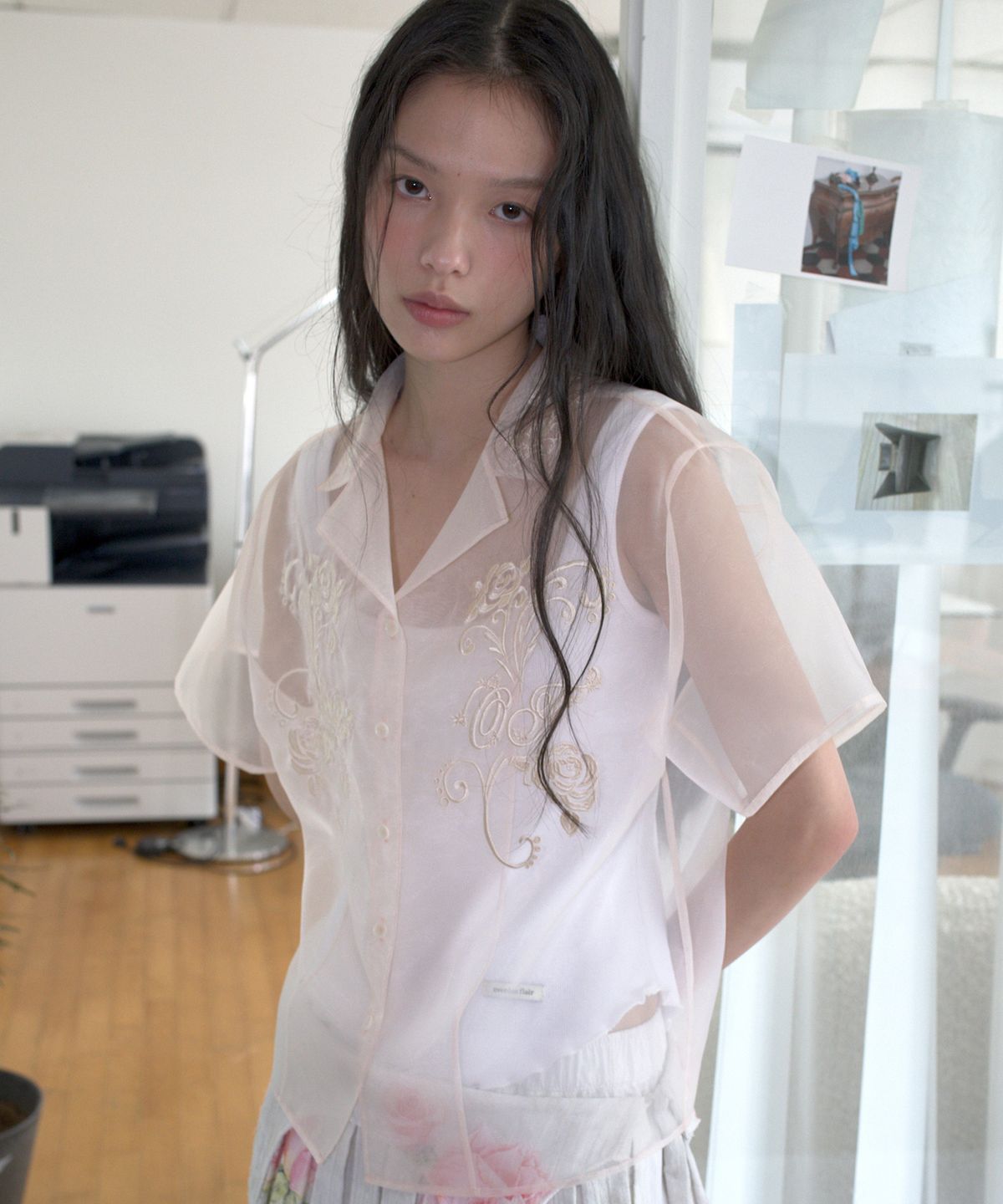 오버듀플레어(OVERDUEFLAIR) EMBROIDERY ORGANZA SHIRT_CREAM