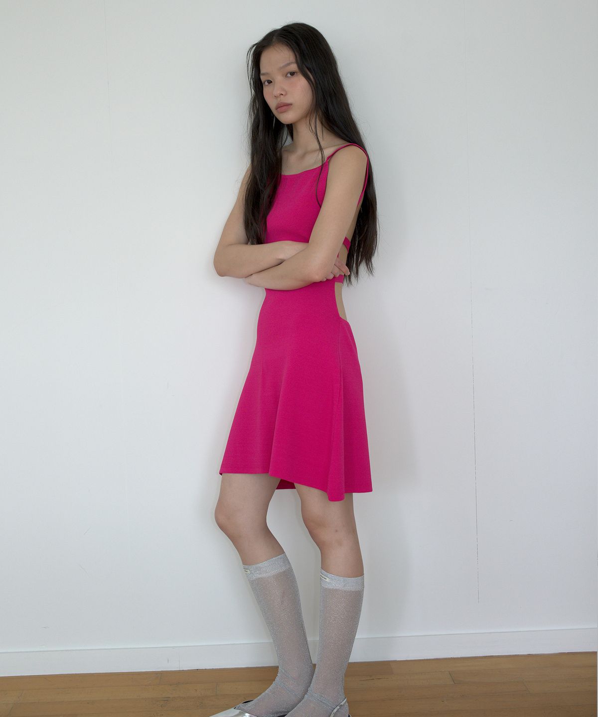 오버듀플레어(OVERDUEFLAIR) BACKLESS KNIT DRESS_MAGENTA
