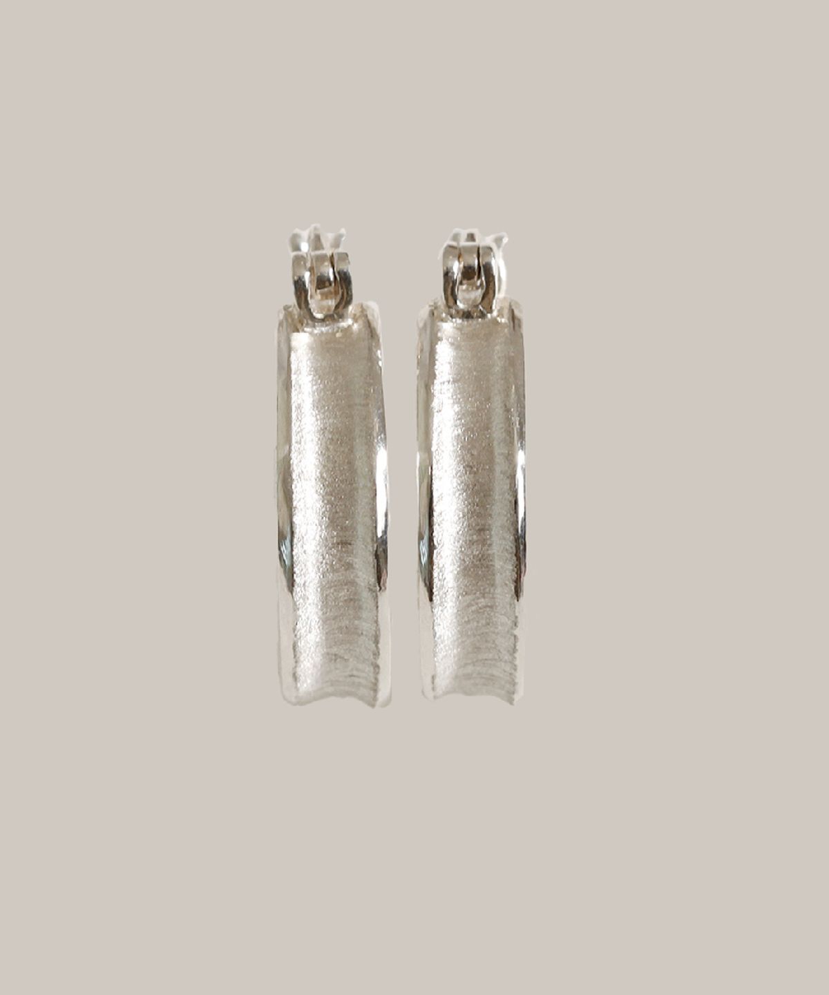 제이누이(JNUI) 제이누이 린넨후프 귀걸이 silver