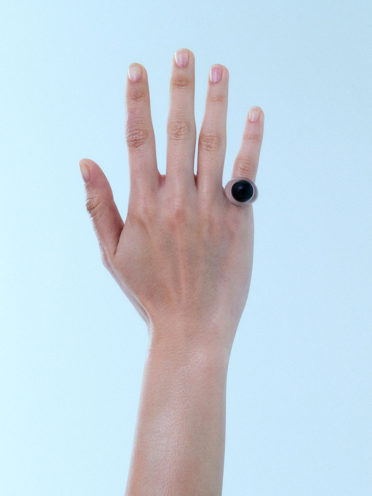 로울(LOWOOL) Black frog eye ring