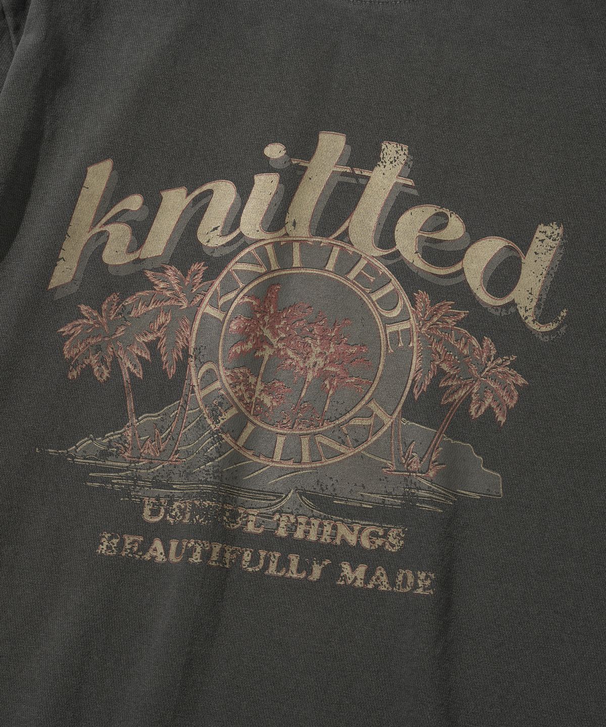 니티드(KNITTED) (UNISEX) 피그먼트 팜트리 그래픽 티셔츠 CHARCOAL